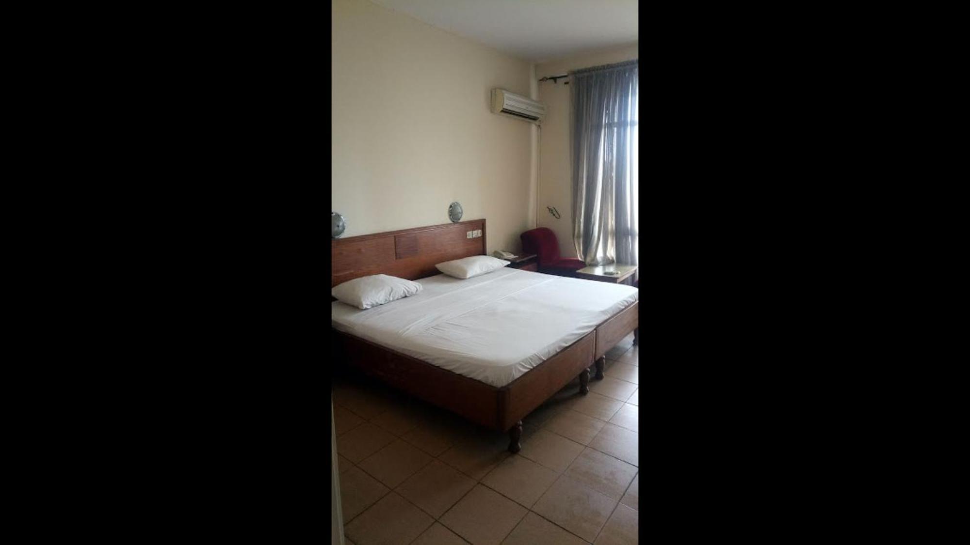 Room In Lodge - Premier Hotel-איבאדן מראה חיצוני תמונה